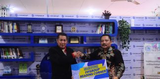 Reading Corner FIFGROUP Hadir di Singkawang, Kalbar