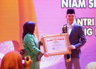 Sembilan Tokoh Muslim Raih Penghargaan Santri of The Year 2019