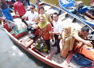 Nelayan di Semarang Terima Paket LPG dari Pertamina