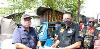 Bamsoet Berikan Bantuan Sosial Kepada Paguyuban Supir Bajaj Bamsoet Berikan Bantuan Sosial Kepada Paguyuban Supir Bajaj