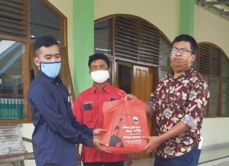 Di Sumbar PDIP Bagikan 500 Paket Lebaran untuk Dai Di Sumbar PDIP Bagikan 500 Paket Lebaran untuk Dai