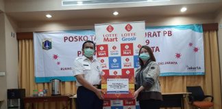 Lotte Group Serahkan 400 Paket Bingkisan untuk Gugus Tugas Tim Penanganan Covid-19 DKI Jakarta Lotte Group Serahkan 400 Paket Bingkisan untuk Gugus Tugas Tim Penanganan Covid-19 DKI Jakarta
