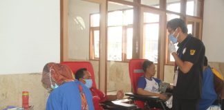 Di Bandung Barat Komunitas Matahati Terus Berbagi di Tengah Pandemi Di Bandung Barat Komunitas Matahati Terus Berbagi di Tengah Pandemi