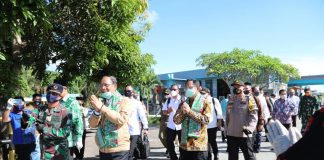 Menko Mahfud dan Menteri Tito Sambangi Perbatasan RI-Timor Leste Menko Mahfud dan Menteri Tito Sambangi Perbatasan RI-Timor Leste