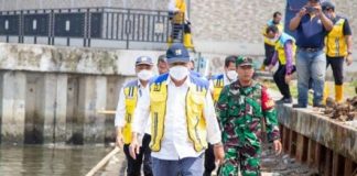 Tinjau Banjir Semarang, Menteri PUPR Instruksikan Tambah Kapasitas Pompa dan Pintu Air